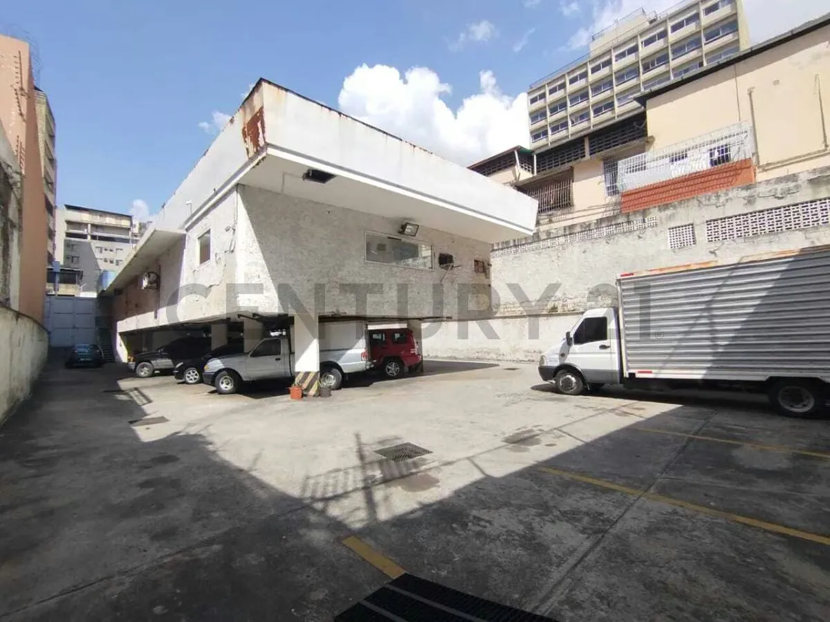 Local en alquiler de 935M2 de terreno, ideal para operaciones de gran escala.
