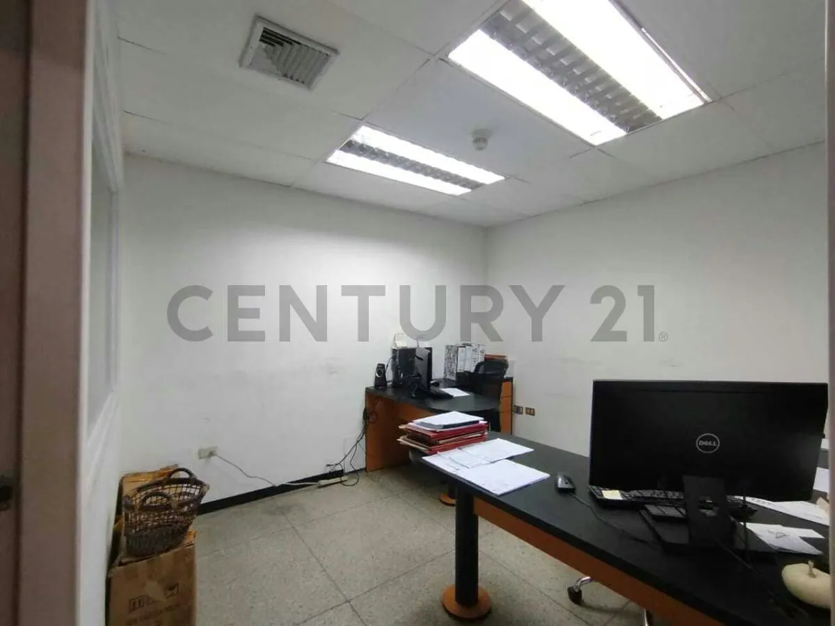 Local en alquiler de 935M2 de terreno, ideal para operaciones de gran escala. - 2
