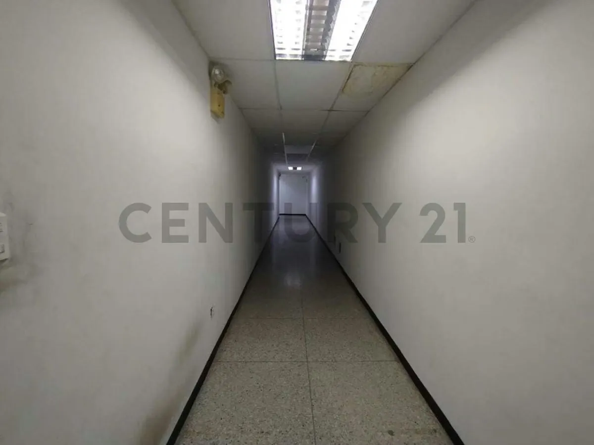 Local en alquiler de 935M2 de terreno, ideal para operaciones de gran escala. - 5