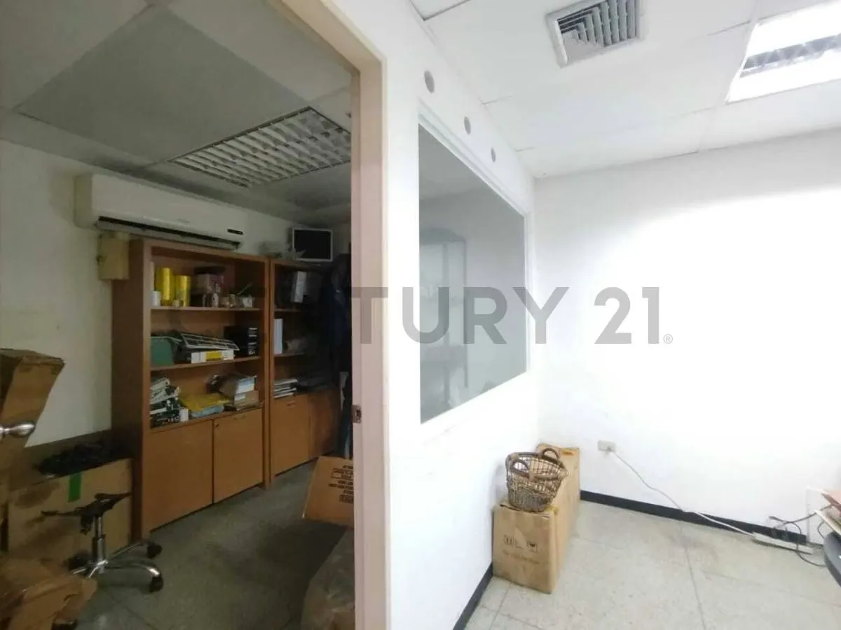Local en alquiler de 935M2 de terreno, ideal para operaciones de gran escala. - 9
