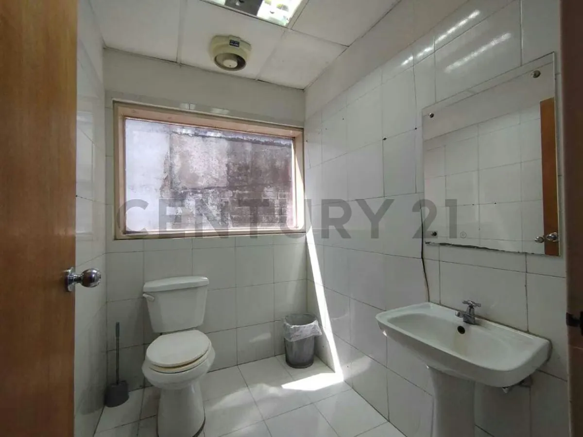 Local en alquiler de 935M2 de terreno, ideal para operaciones de gran escala. - 10