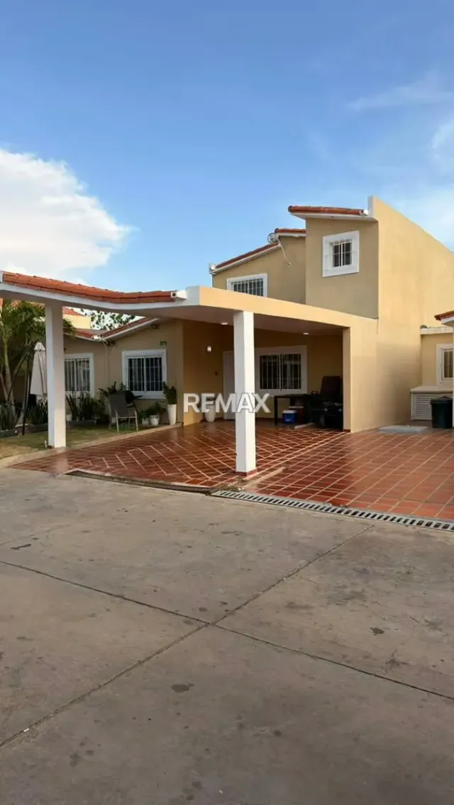 CASA EN VENTA URBANIZACIÓN CAMINOS DEL DORAL - 7