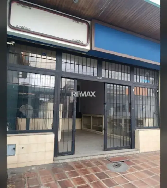LOCAL COMERCIAL EN ALQUILER EN LA ERMITA - PASAJE CUMANA