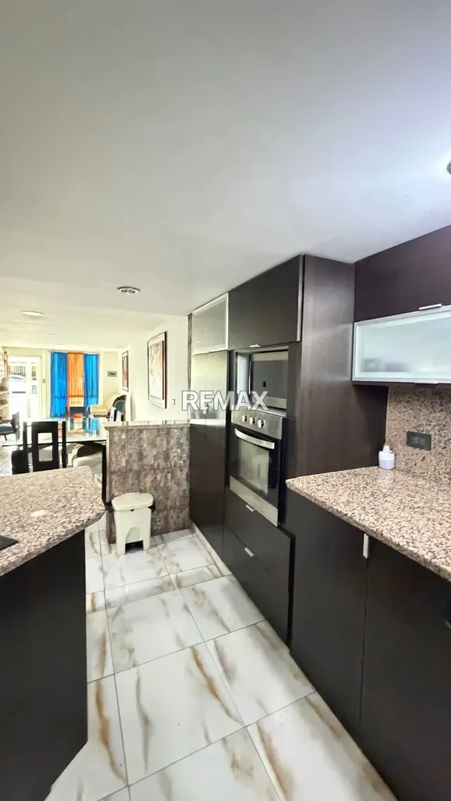 Se Vende casa en altos de korinsa - 3