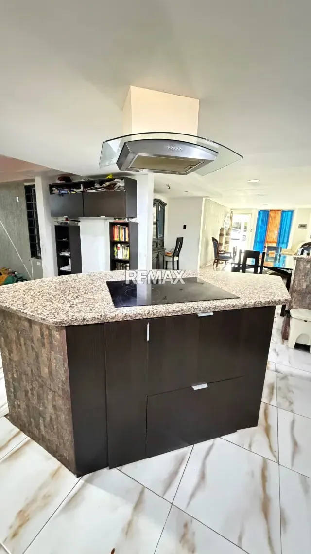 Se Vende casa en altos de korinsa - 5
