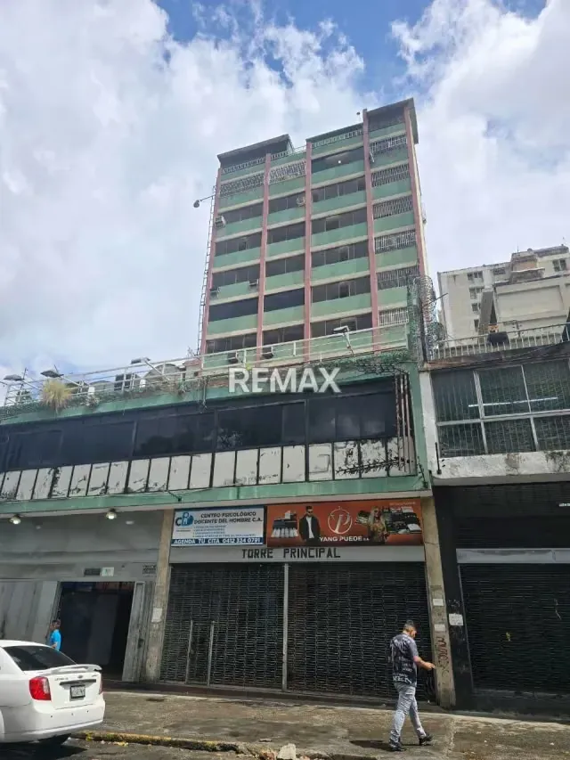OFICINA EN VENTA - URB. PARROQUIA SANTA ROSALIA