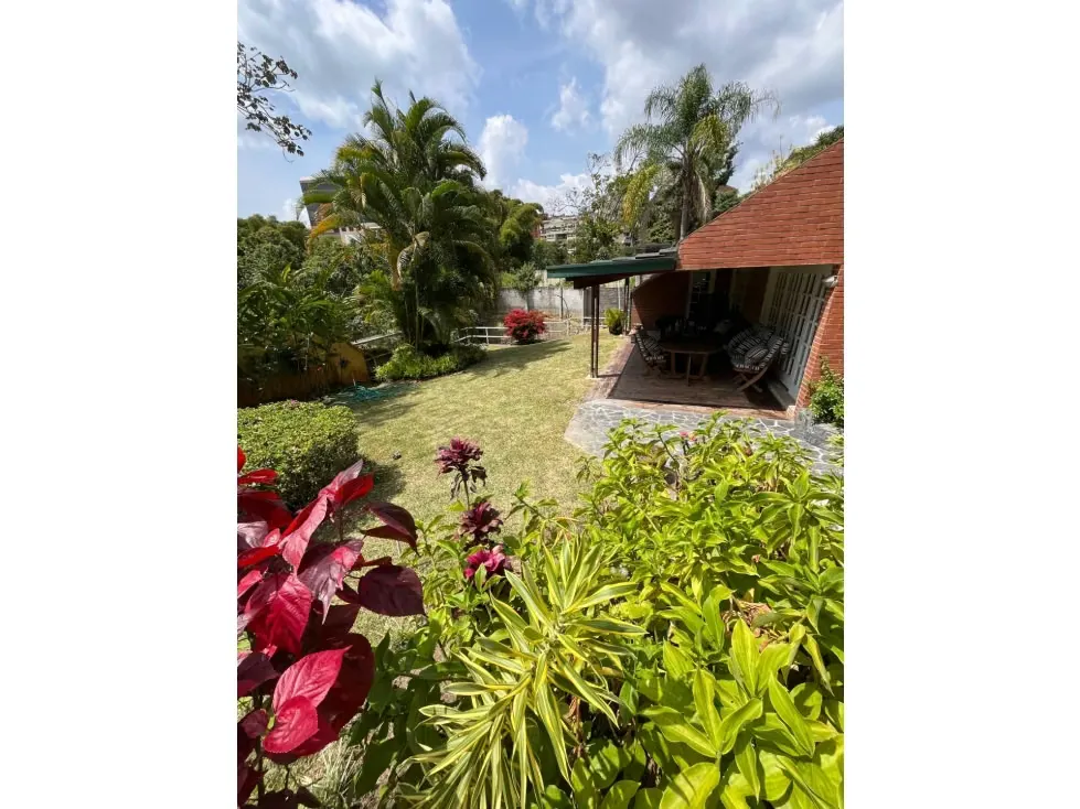 Se vende casa 813m2 La Lagunita 5508 - 9