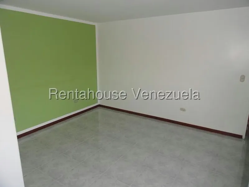 Apartamento (1 Nivel) en Alquiler en Miranda, Distrito Metropolitano - 12