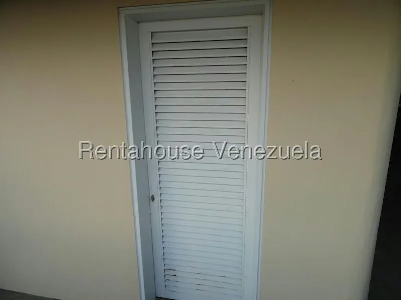 Apartamento (1 Nivel) en Alquiler en Miranda, Distrito Metropolitano - 24