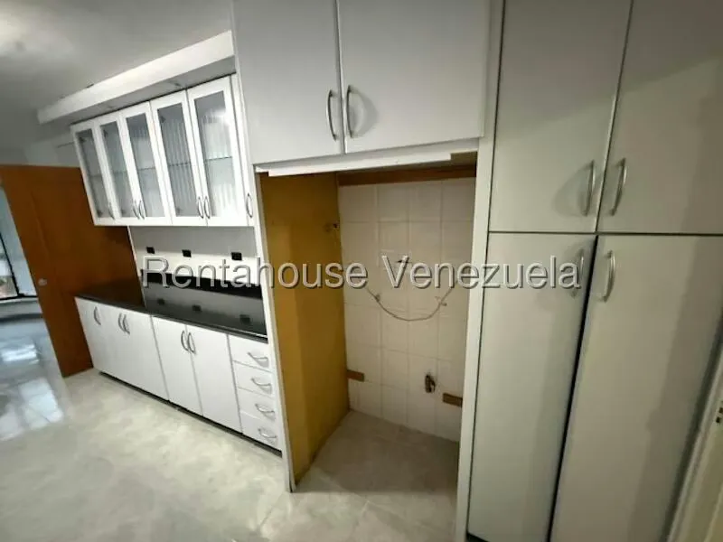 Apartamento (1 Nivel) en Alquiler en Miranda, Distrito Metropolitano - 36