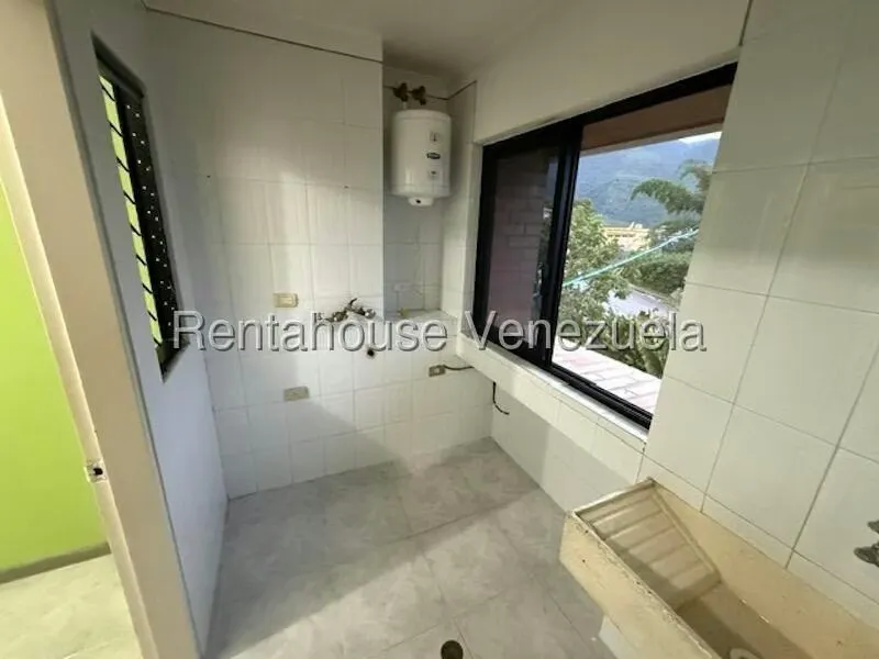 Apartamento (1 Nivel) en Alquiler en Miranda, Distrito Metropolitano - 38