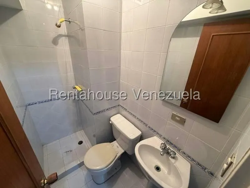 Apartamento (1 Nivel) en Alquiler en Miranda, Distrito Metropolitano - 39