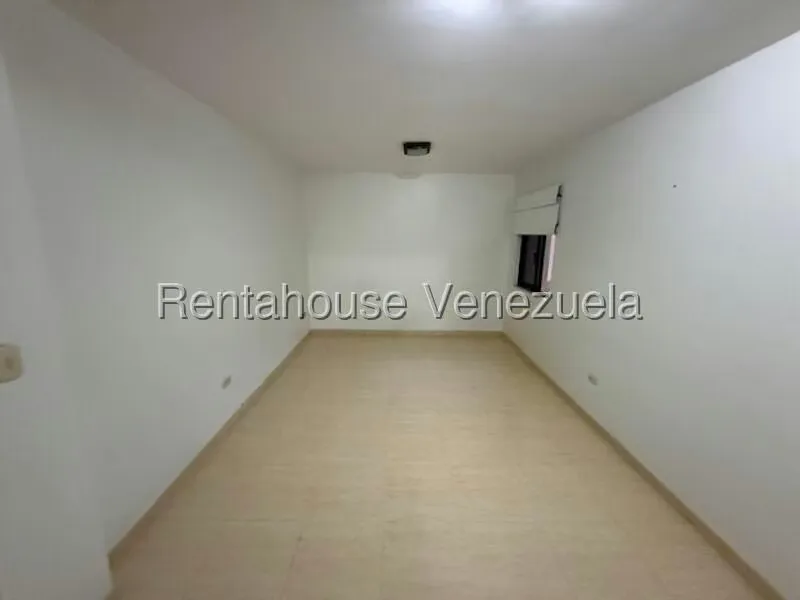 Apartamento (1 Nivel) en Alquiler en Miranda, Distrito Metropolitano - 42