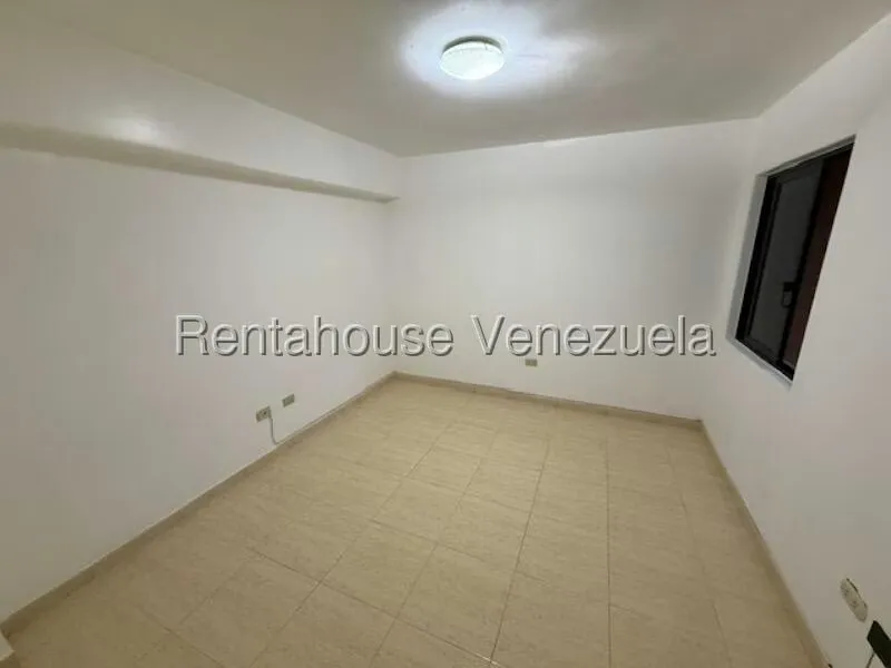 Apartamento (1 Nivel) en Alquiler en Miranda, Distrito Metropolitano - 48