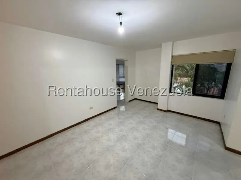Apartamento (1 Nivel) en Alquiler en Miranda, Distrito Metropolitano - 50