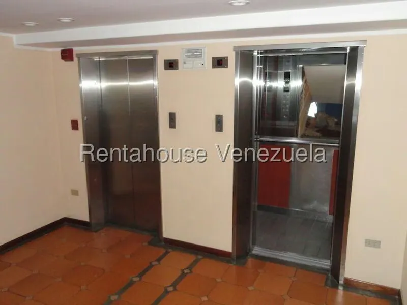 Apartamento (1 Nivel) en Alquiler en Miranda, Distrito Metropolitano - 8