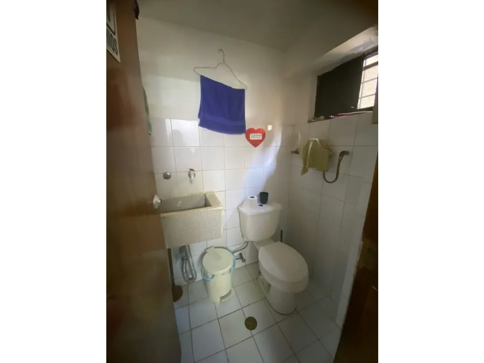 Venta de fondo de comercio de Peluquería Bello Monte 50m2. - 6