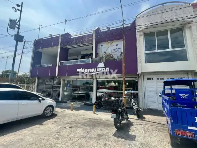 Panadería con apartamento