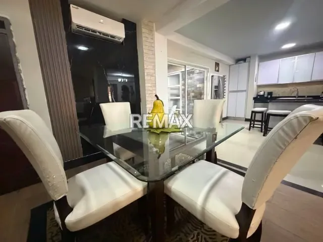 TOWNHOUSE MODERNO EN URBANIZACIÓN MANANTIAL DE LOS ROBLES, CALLE FRATERNINADA, VIA LOS ROBLES - 17