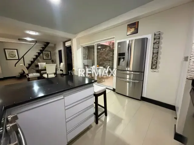 TOWNHOUSE MODERNO EN URBANIZACIÓN MANANTIAL DE LOS ROBLES, CALLE FRATERNINADA, VIA LOS ROBLES - 18