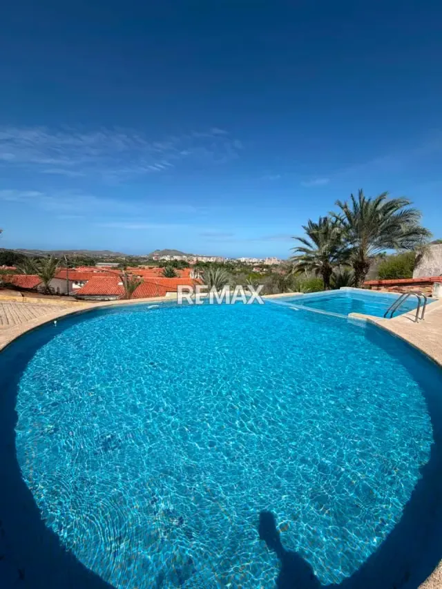 TOWNHOUSE MODERNO EN URBANIZACIÓN MANANTIAL DE LOS ROBLES, CALLE FRATERNINADA, VIA LOS ROBLES - 2