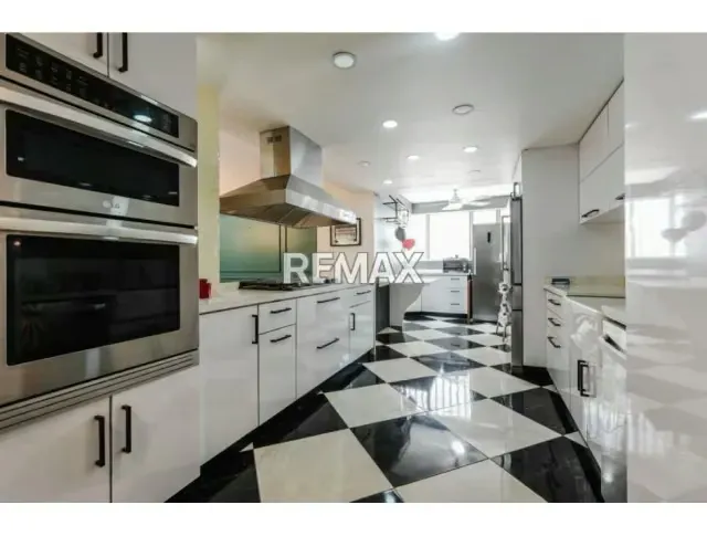 Edificio comercial y residencial en venta en Las Mercedes - 12