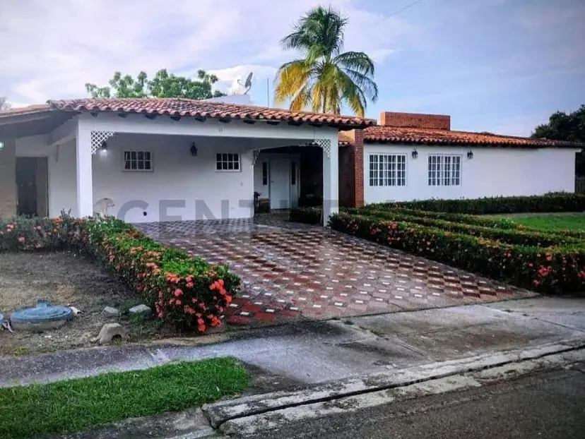 Casa en venta en la Urbanización Los Tucanes, Sector Tipuro, Maturin.