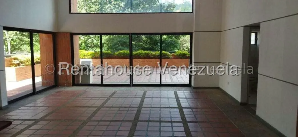 Apartamento (1 Nivel) en Venta en La Bonita, Distrito Metropolitano - 2