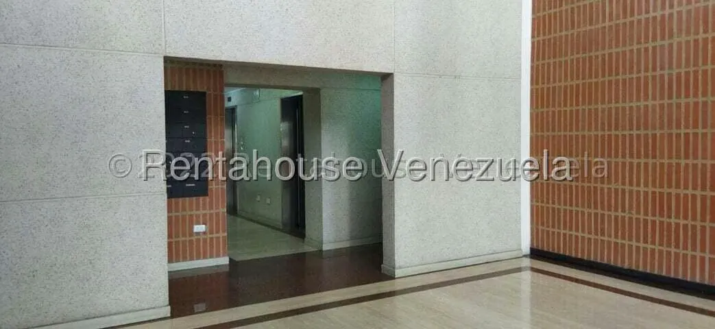 Apartamento (1 Nivel) en Venta en La Bonita, Distrito Metropolitano - 3