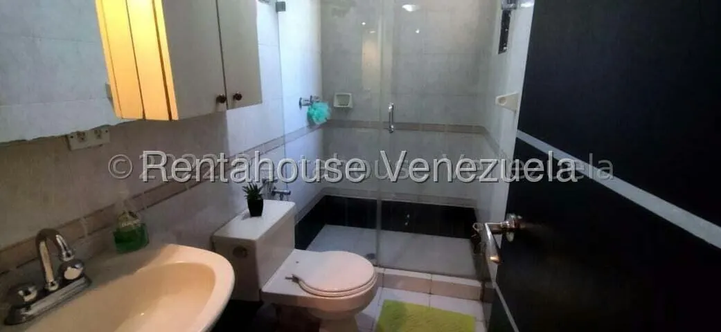 Apartamento (1 Nivel) en Venta en La Bonita, Distrito Metropolitano - 24