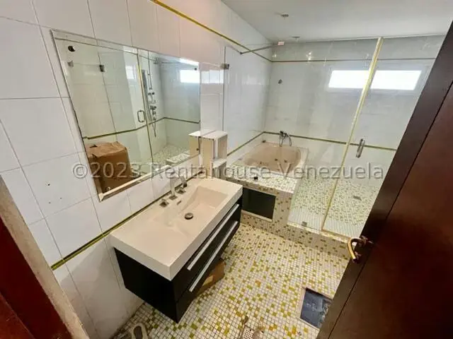 Casa (Duplex) en Venta en La Lagunita Country Club, Distrito Metropolitano - 33
