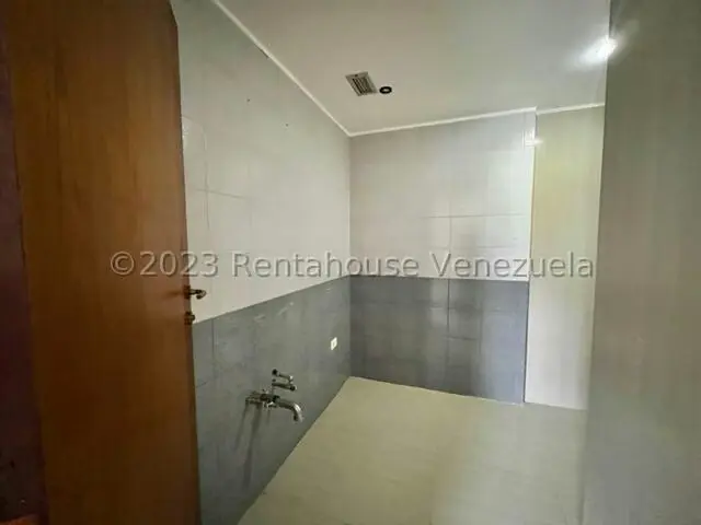 Casa (Duplex) en Venta en La Lagunita Country Club, Distrito Metropolitano - 50