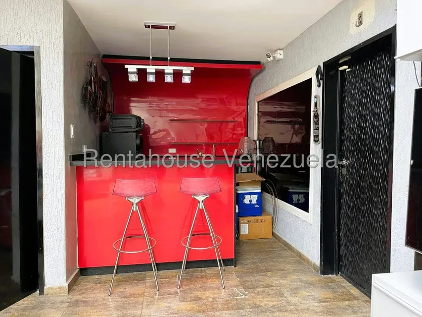 Townhouse (Duplex) en Venta en Avenida Aragua, Aragua - 11