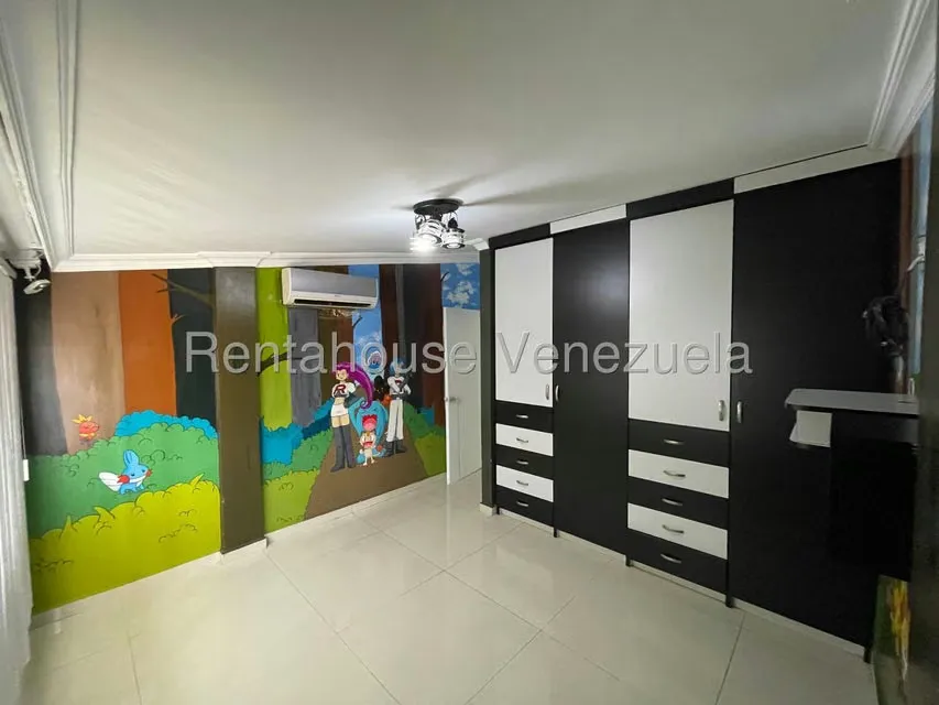 Townhouse (Duplex) en Venta en Avenida Aragua, Aragua - 26