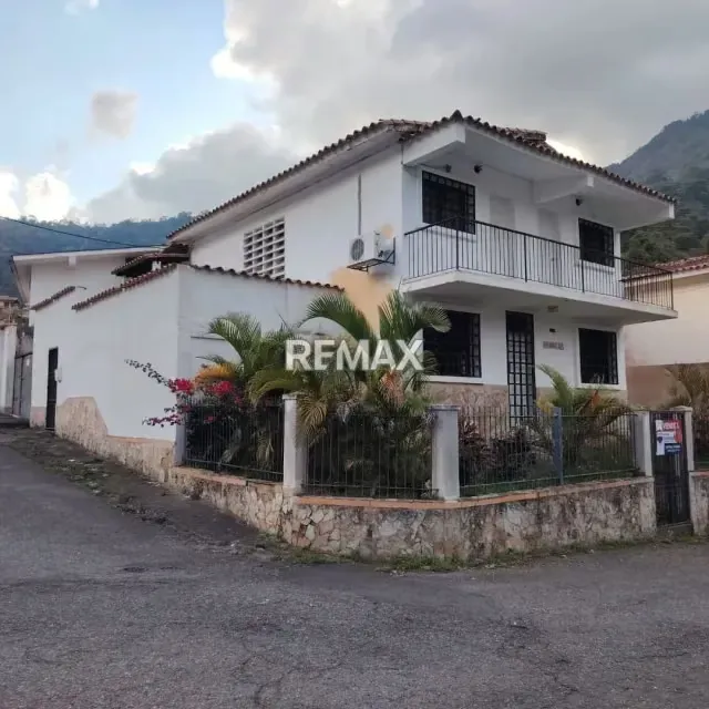 Hermosa Quinta en Alquiler Ubicada en Av Caracas, Sector Carmona, Trujillo Capital