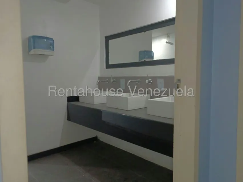 Local Comercial en Alquiler en Las Minas, Miranda - 12