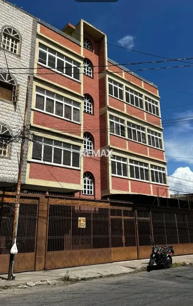 EN VENTA EDIFICIO RESIDENCIAL Y COMERCIAL EN EL CENTRO OESTE