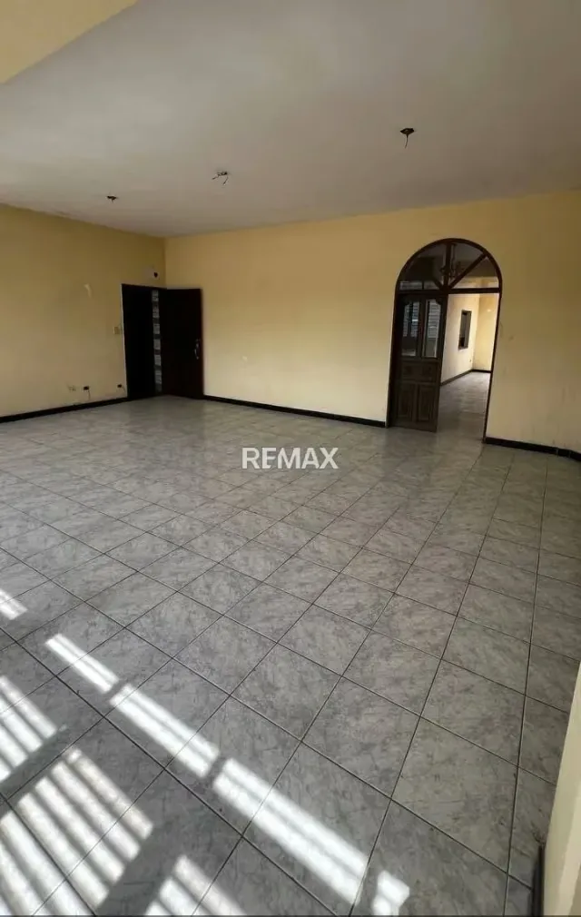 EN VENTA EDIFICIO RESIDENCIAL Y COMERCIAL EN EL CENTRO OESTE - 2