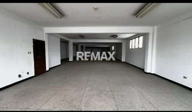 EN VENTA EDIFICIO RESIDENCIAL Y COMERCIAL EN EL CENTRO OESTE - 3