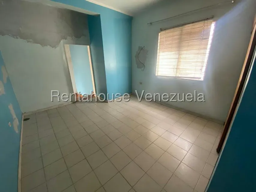 Casa (Multipes Niveles) en Alquiler en Centro, Lara - 33