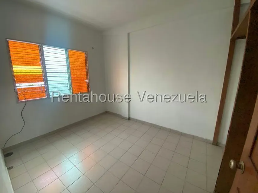 Casa (Multipes Niveles) en Alquiler en Centro, Lara - 41
