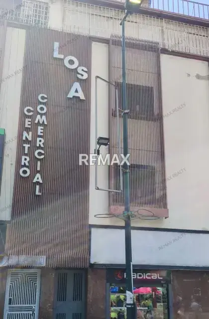 Alquiler de Oficina Comercial en el Boulevard de Sabana Grande. ¡Ubicación Top! Ideal para Tienda Online. 26-37