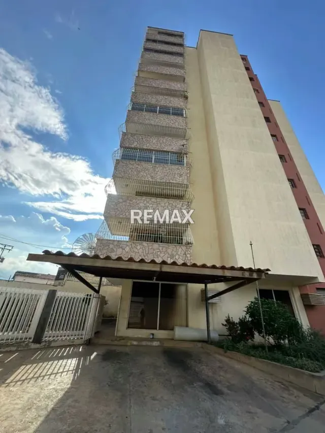 APARTAMENTO EN VENTA EN RESIDENCIAS ANDREINA, SECTOR TIERRA NEGRA