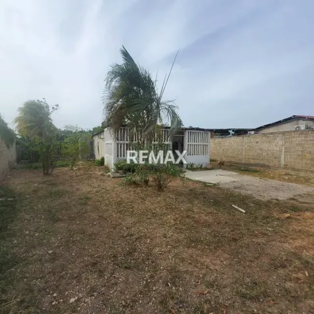 Amplia propiedad en sector 3 picos - 2