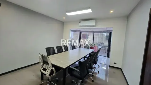 ALQUILER DE LOCAL COMERCIAL EN BARRIO OBRERO - 3