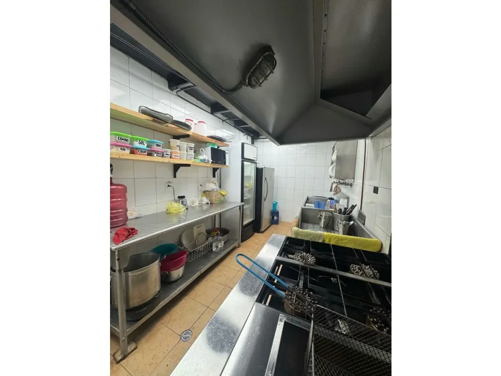 Venta de casa con fondo de comercio en San Martin - 13