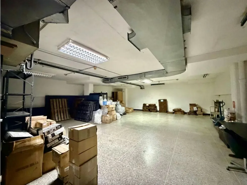 Se alquila / vende oficina + deposito 220m2 La Urbina