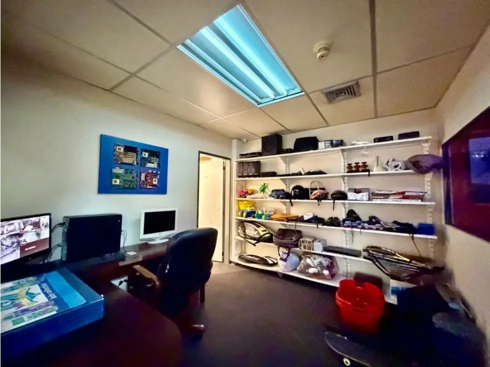 Se alquila / vende oficina + deposito 220m2 La Urbina - 9