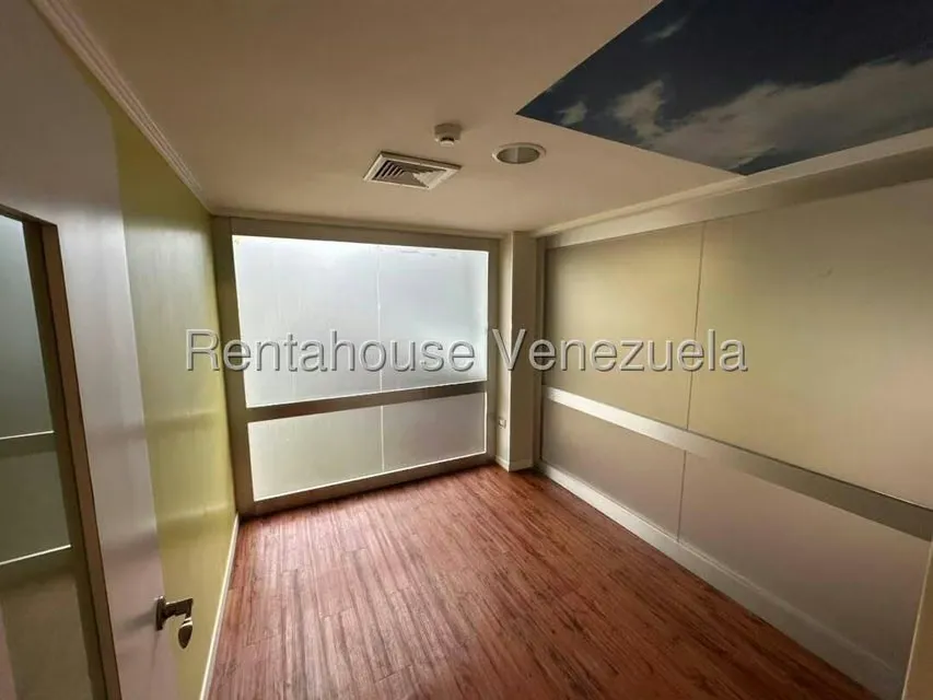 Comercial (Local Comercial) en Venta en La Viña, Carabobo - 13
