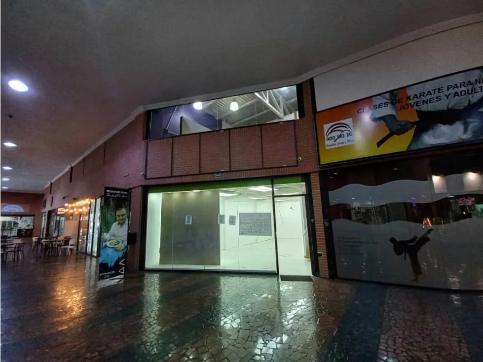Se ofrece en Venta Local Comercial en CC Plaza La Boyera - 3
